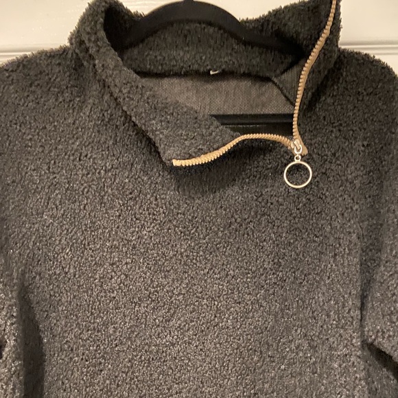 High Neck, Zipper Pullover Sweater - Picture 7 of 11